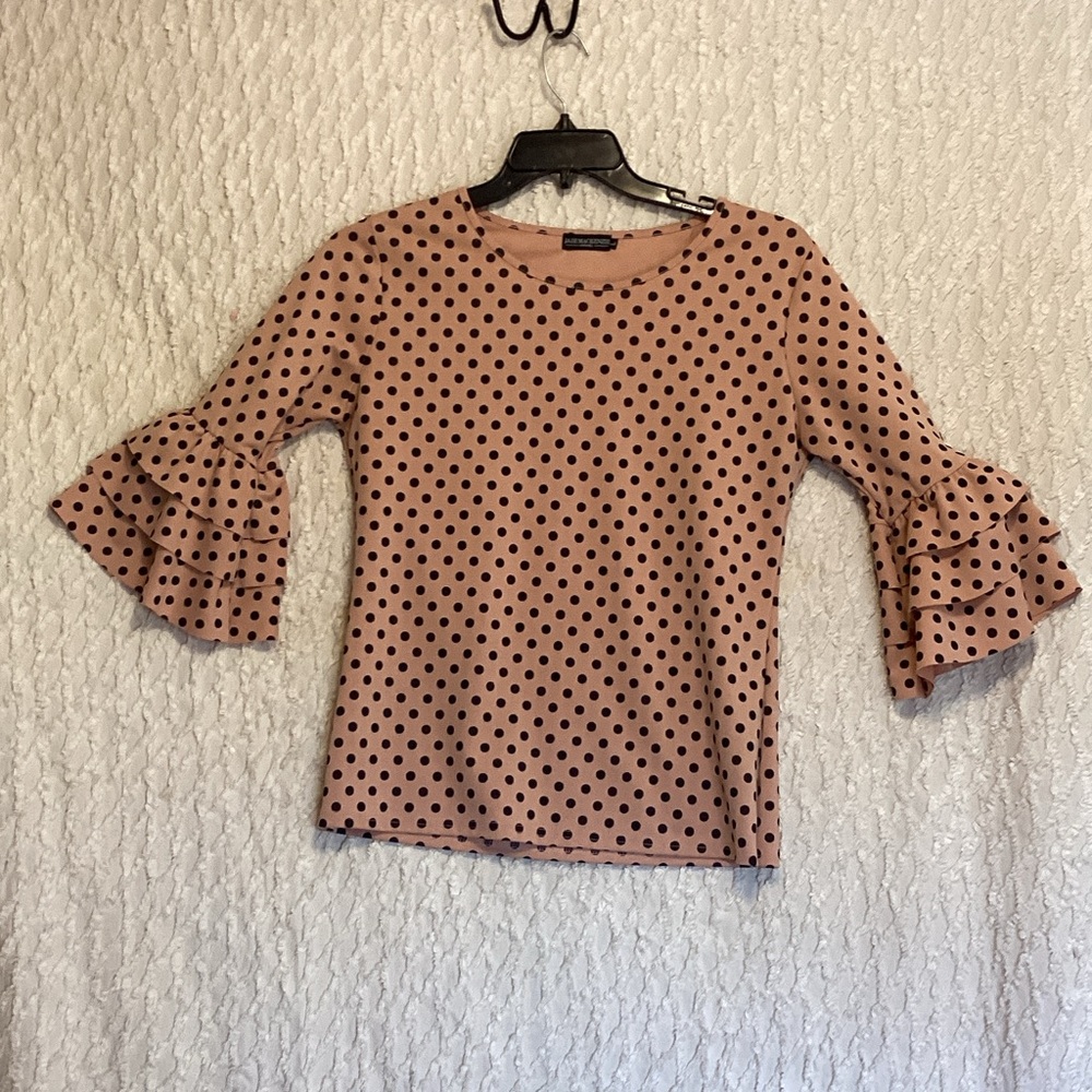 Jade Mackenzie ruffled sleeve top